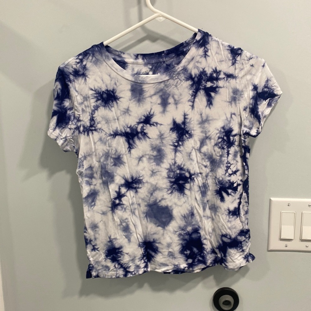 Small blue tie dye t shirt